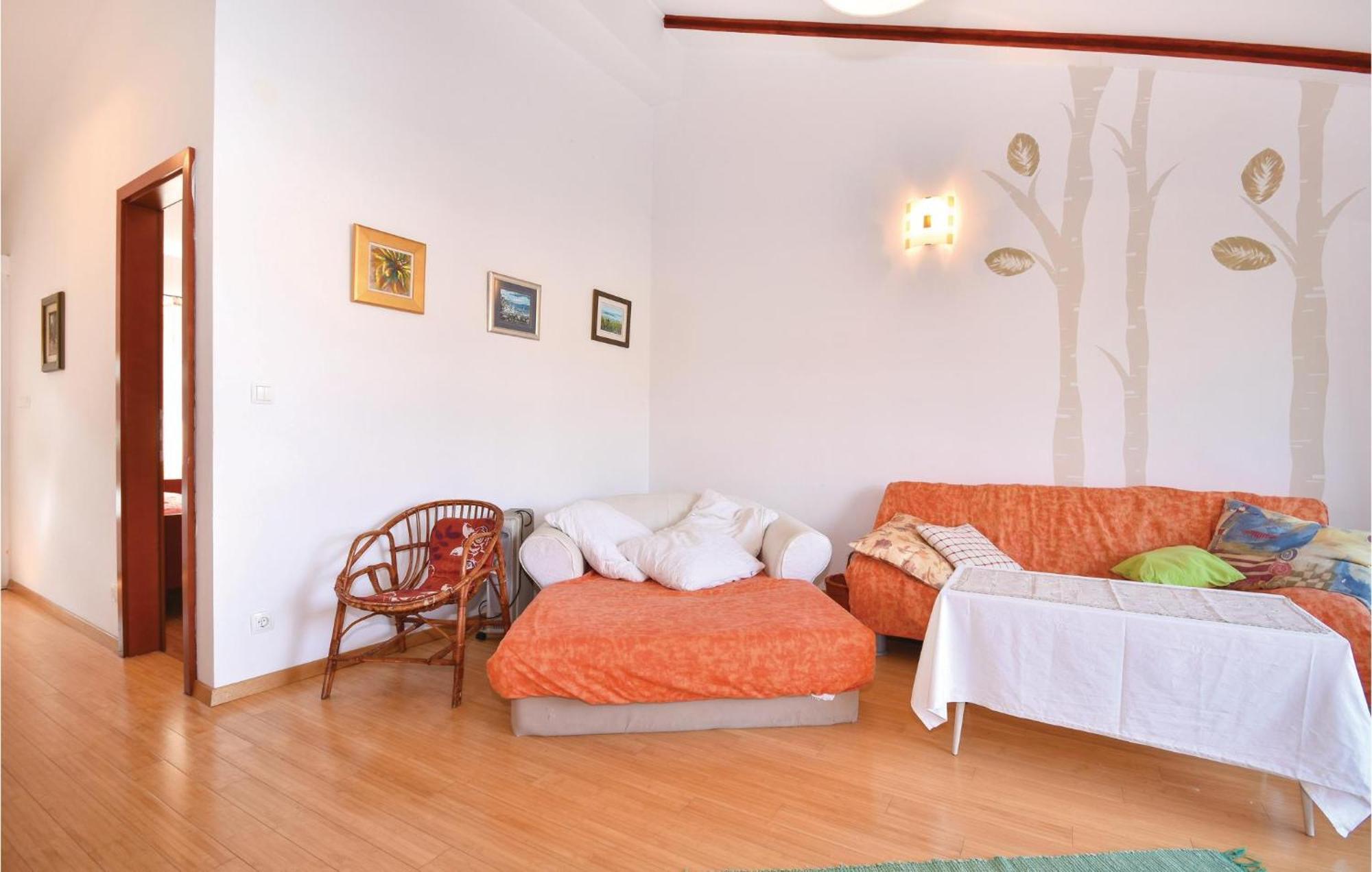 2 Bedroom Gorgeous Apartment In 斯托莫斯卡 外观 照片